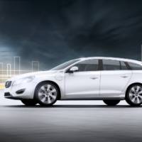 Volvo V60 Hybrid Photos and Details