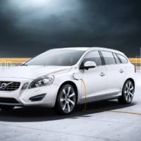 Volvo V60 Hybrid Photos and Details