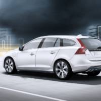 Volvo V60 Hybrid Photos and Details