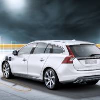 Volvo V60 Hybrid Photos and Details