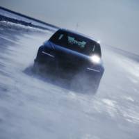 Audi RS6 with Nokian Tyres Beats Bentley World Record On Ice