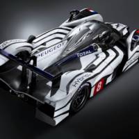 Peugeot 908 HYbrid4 LMP1 Racecar