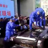 Video: Chinese Man Protests by Destroying his Lamborghini Gallardo