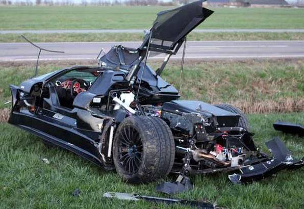 Teenager Crashes 300000 Euro Gumpert Apollo