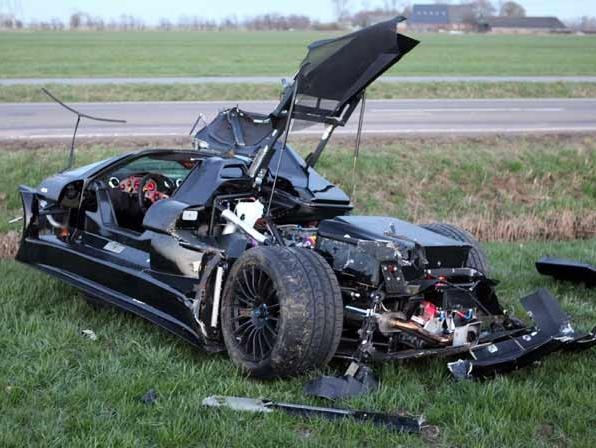 Teenager Crashes 300000 Euro Gumpert Apollo