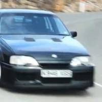 Video: Lotus Carlton vs Vauxhall VXR8