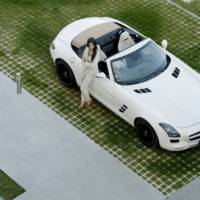 2012 Mercedes SLS AMG Roadster - Price and Specs