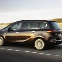 2012 Opel Zafira Minivan Unveiled