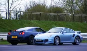 Video: 2011 Porsche 911 Turbo S  vs 2012 Nissan GTR