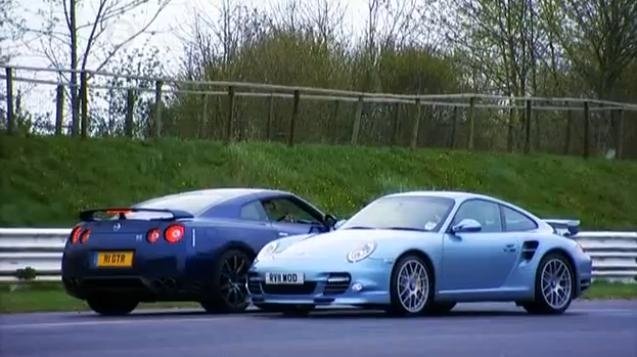 Video: 2011 Porsche 911 Turbo S  vs 2012 Nissan GTR