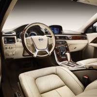 Volvo S80 Executive and V70 R Design