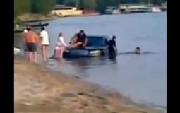Video: Drunk Russian Sinks Infiniti FX35