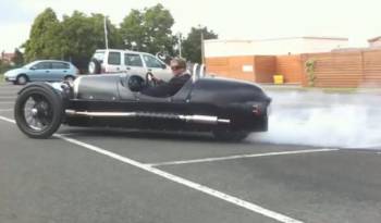 Video: Morgan 3 Wheeler Doing Donuts and Burnout