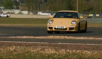 Video: Porsche 911 Carrera 4S Laps the Le Mans