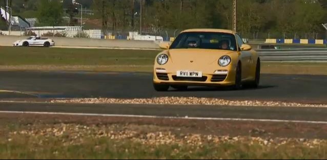 Video: Porsche 911 Carrera 4S Laps the Le Mans