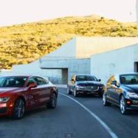 Video: Audi A7 vs Mercedes CLS vs Jaguar XJ