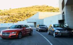 Video: Audi A7 vs Mercedes CLS vs Jaguar XJ