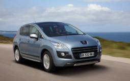 Peugeot 3008 HYbrid4 Price