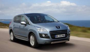 Peugeot 3008 HYbrid4 Price