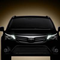 Toyota Avensis Facelift Teaser