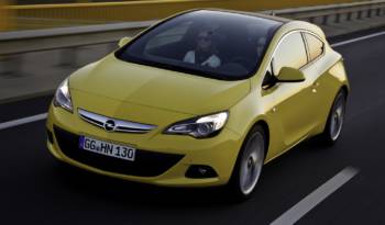 Opel Astra GTC gets Panoramic Windscreen