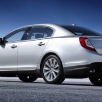 2013 Lincoln MKS Unveiled in Los Angeles