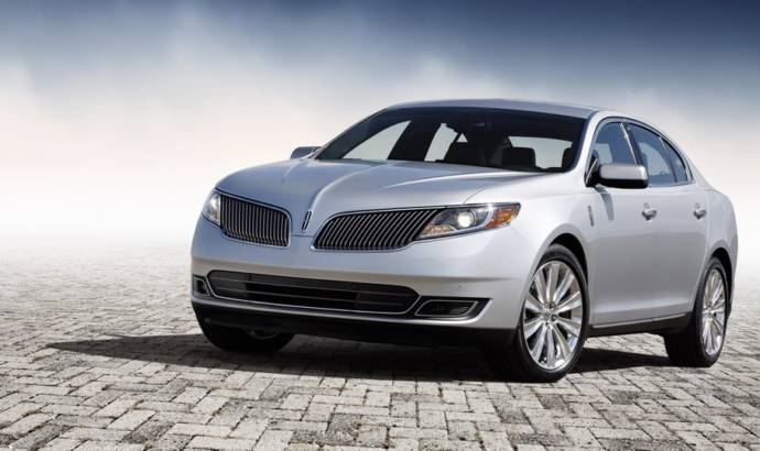 2013 Lincoln MKS Unveiled in Los Angeles