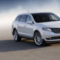 2013 Lincoln MKT Crossover Shows its New Face in Los Angeles