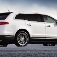 2013 Lincoln MKT Crossover Shows its New Face in Los Angeles