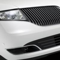 2013 Lincoln MKT Crossover Shows its New Face in Los Angeles