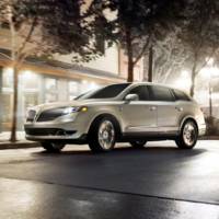 2013 Lincoln MKT Crossover Shows its New Face in Los Angeles