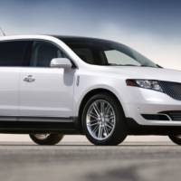 2013 Lincoln MKT Crossover Shows its New Face in Los Angeles