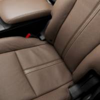 2013 Lincoln MKT Crossover Shows its New Face in Los Angeles