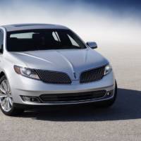 2013 Lincoln MKS Unveiled in Los Angeles