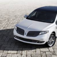 2013 Lincoln MKT Crossover Shows its New Face in Los Angeles