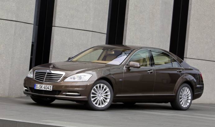 Mercedes S 250 CDI BlueEFFICIENCY and ML 250 BlueTEC 4MATIC Declared Greenest in Their Class