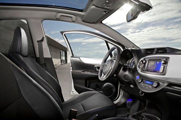 2013 Toyota Yaris Hybrid