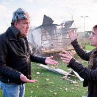 Top Gear: 10 Million Facebook Fans - Caravan Explodes