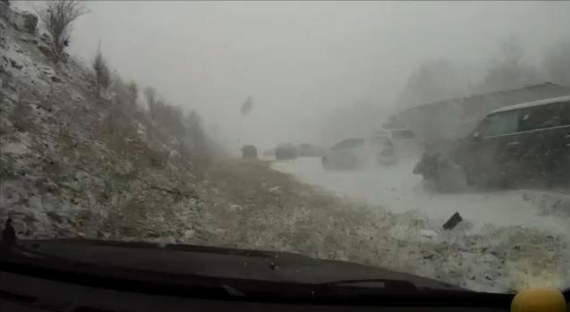 Video: Mitsubishi EVO 8 Avoids Crashing After Hitting Black Ice