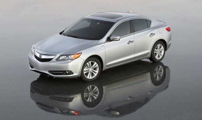 2013 Acura ILX Sedan and RDX Crossover Debut in Chicago