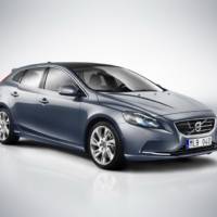 2013 Volvo V40: New Leaked Photos Reveal the Interior