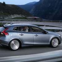 2013 Volvo V40: New Leaked Photos Reveal the Interior