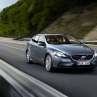 2013 Volvo V40: New Leaked Photos Reveal the Interior