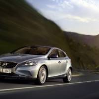 2013 Volvo V40: New Leaked Photos Reveal the Interior