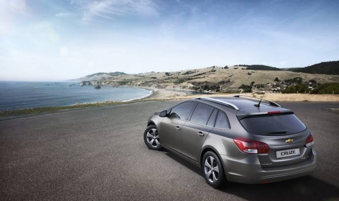 Chevrolet Cruze Station Wagon Heading to Geneva