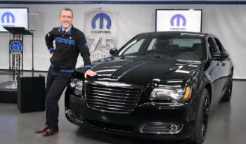 Custom Chrysler 300 by Mopar