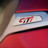 Peugeot 208 GTi and XY Concepts Revealed