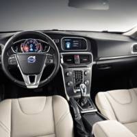 2013 Volvo V40: New Leaked Photos Reveal the Interior