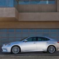 2013 Lexus ES 350 and ES 300h Unveiled