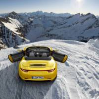 First official photos with new Porsche 911 Carrera 4 and 4S